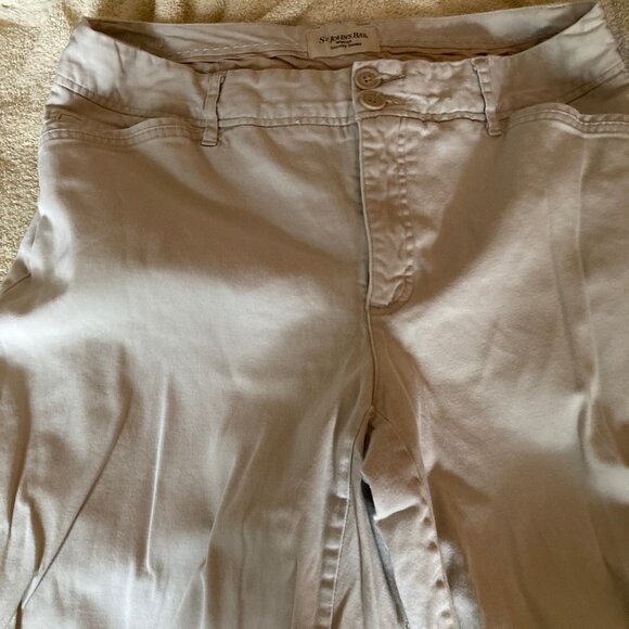 St Johns Bay Tan Capri - Picture 1 of 3